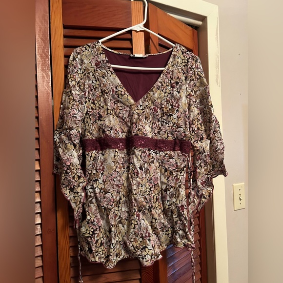 Floral Blouse - Picture 1 of 3